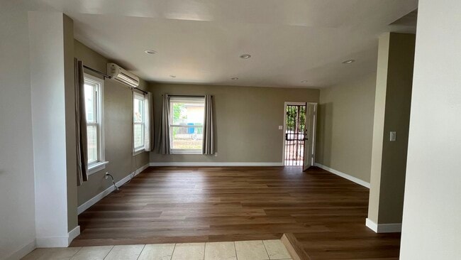 Building Photo - 212 W Linda Vista Ave Unit C