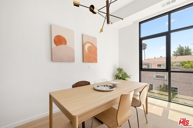 Photo - 1227 N Formosa Ave Unit 4