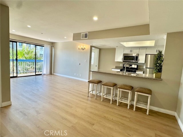 Photo - 1052 S Mariposa Ave Unit 305