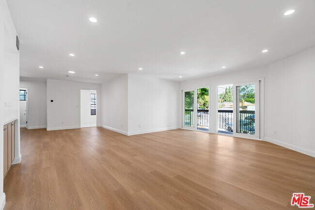 Photo - 2541 Stoner Ave Unit 1