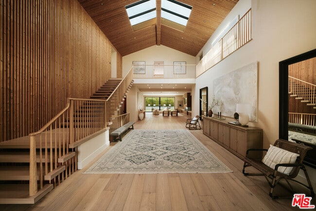 Photo - 5287 Round Meadow Rd
