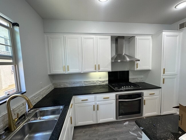 Photo - 2289 Huntington Point Rd