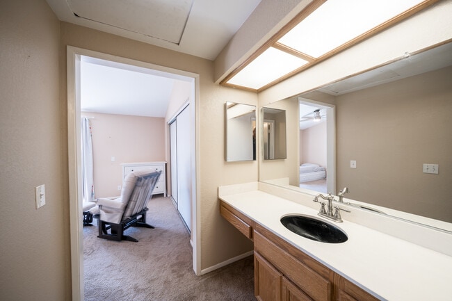 Photo - 1808 Cottonwood Ave