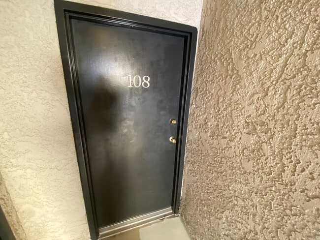 Photo - 3715 S Canfield Ave Unit 108