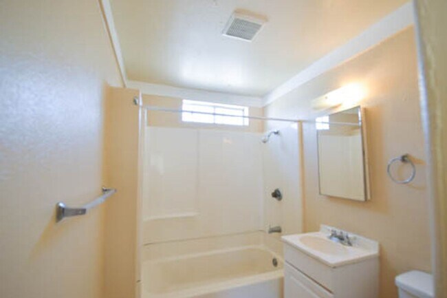 Photo - Detached Craftsman Cottage with Courtyard Charm – Low $1,000 Deposit