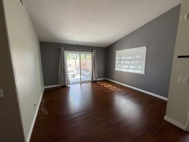 Photo - 5329 Appleton St