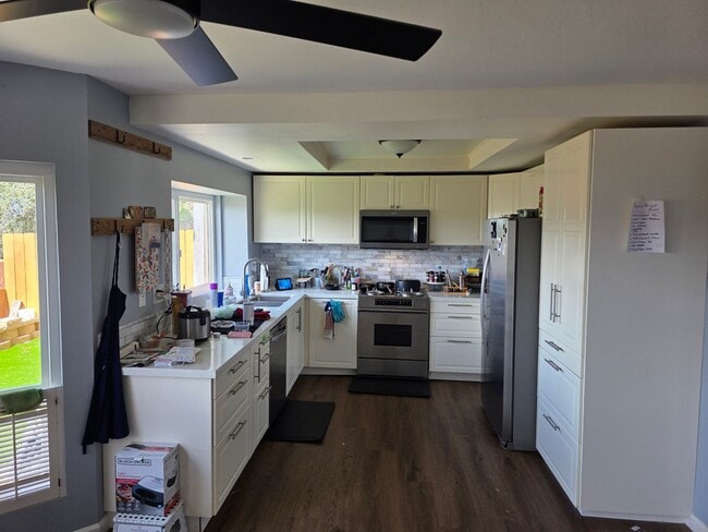 Photo - Large 3 bedroom home in quiet neighborhood cul-de-sac with amazing views