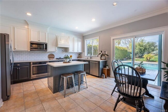 Photo - 28201 Springvale Ln