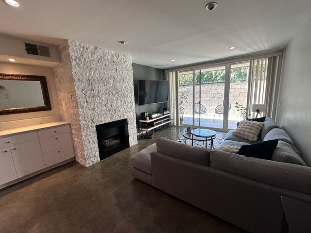 Building Photo - 1745 Camino Palmero St Unit 330