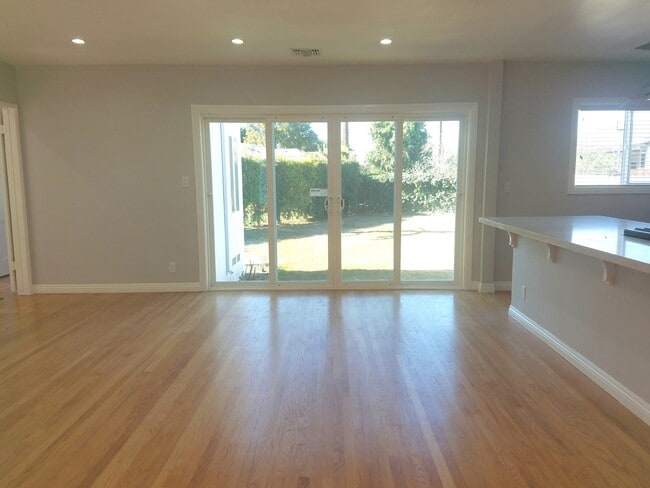 Photo - Cozy Remodeled 3 Bedroom Home In Culver City!