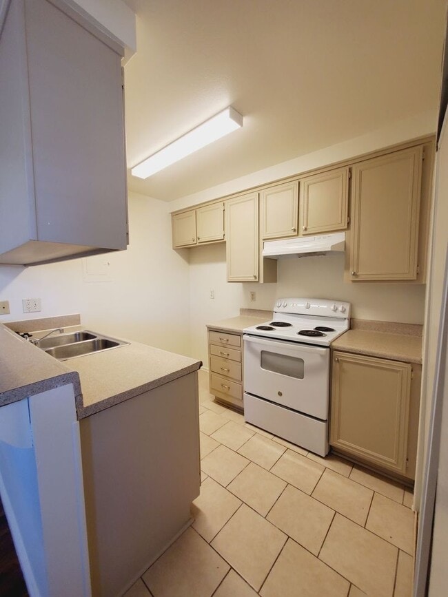 Photo - Charming Two Bedroom Manor Condo