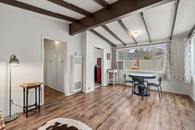 Photo - 1223 S Chavez St