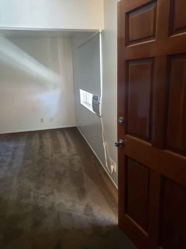 Photo - 10438 Irma Ave Unit 4