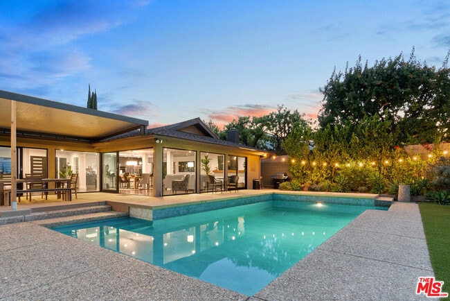 Photo - 3235 Steven Dr