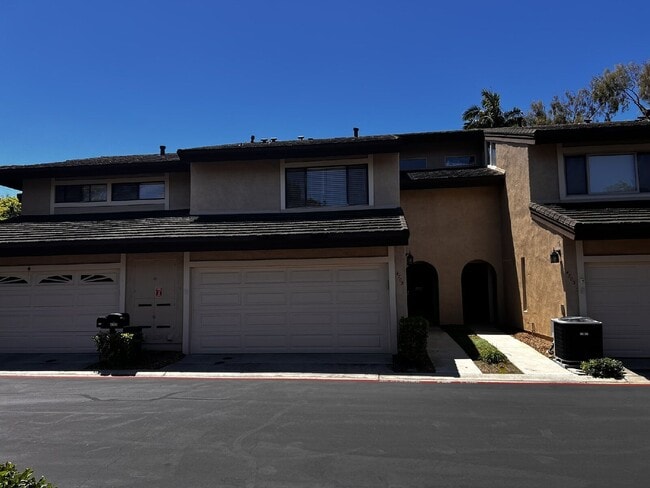 Building Photo - 4705 Birchwood Cir