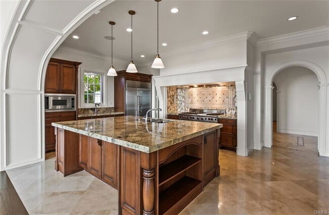 Building Photo - 8 Whalers Bluff