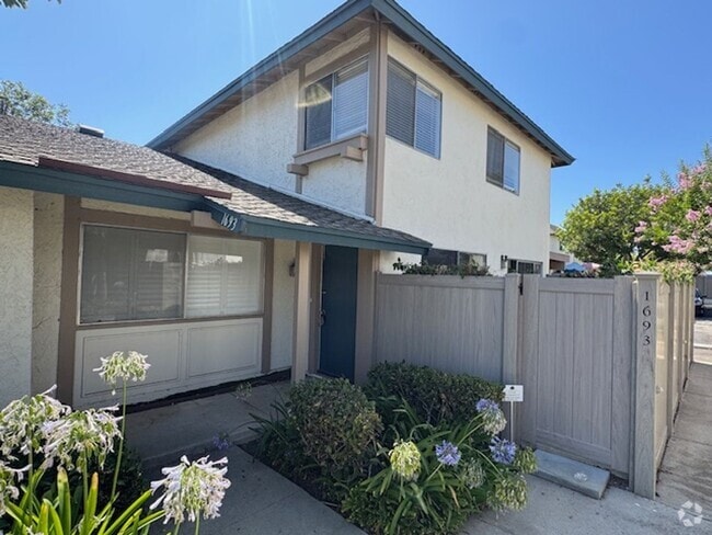 Building Photo - Charming 3 Bedroom in Thousand Oaks Rental