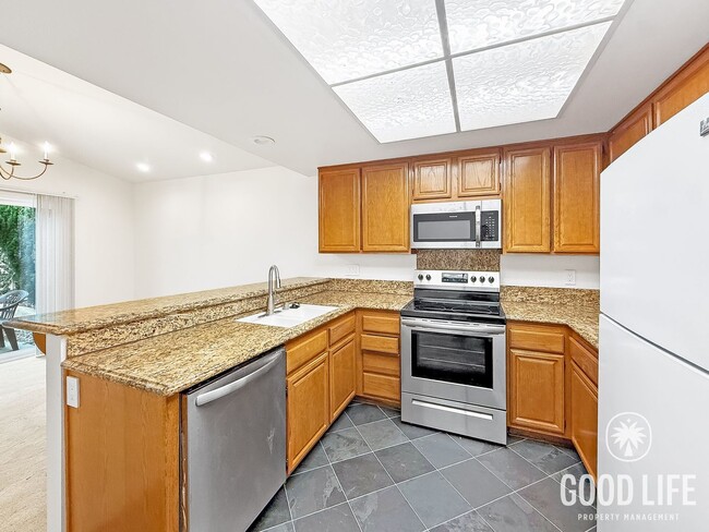 Photo - harming 2BR/2BA Townhome with Private Yard & 2-Car Garage in UTC