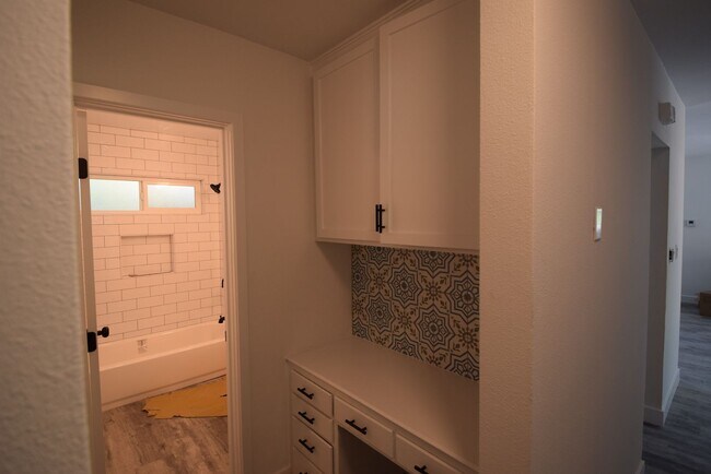 Photo - 15950 Hart St