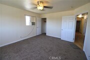 Photo - 1051 W 46th St