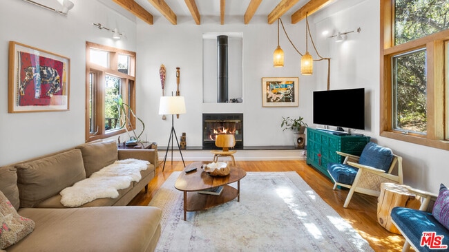 Photo - 21421 Encina Rd House