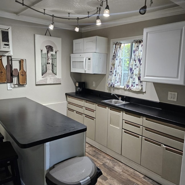 Photo - 12204 Hillwood Dr