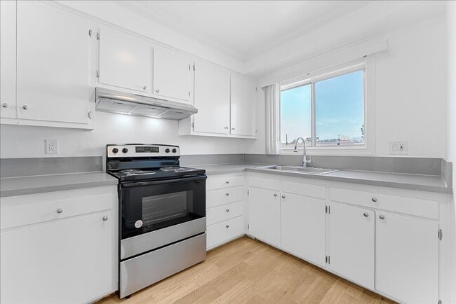 Photo - 11661 Erwin St Unit 12