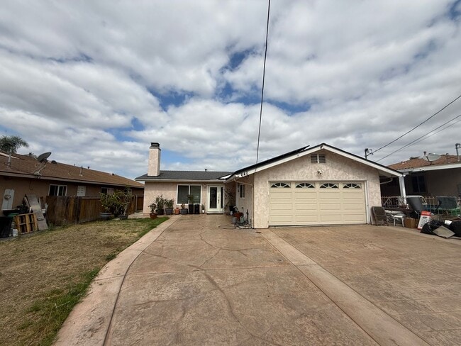 Building Photo - Beautiful Spring Valley Single Family Home !