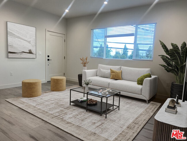 Building Photo - 10453 Etiwanda Ave