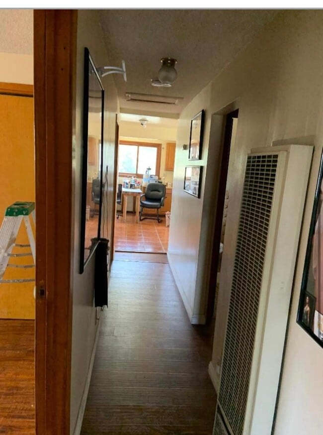 Photo - 1377 1/2 W 23rd St Unit 1377