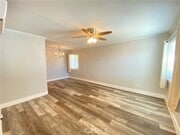 Photo - 539 W George St