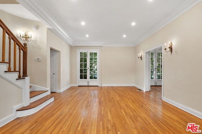 Photo - 420 S Beverwil Dr Unit A