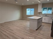 Photo - 22524 Vanowen St