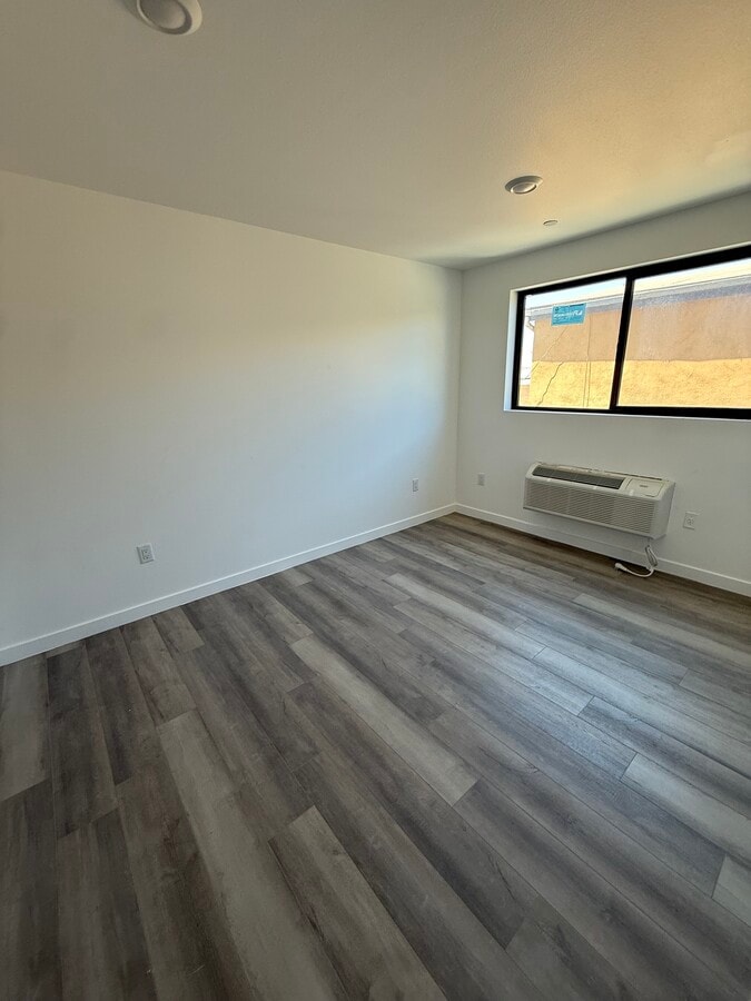 Photo - 2341 Sheridan St Unit Sherdian