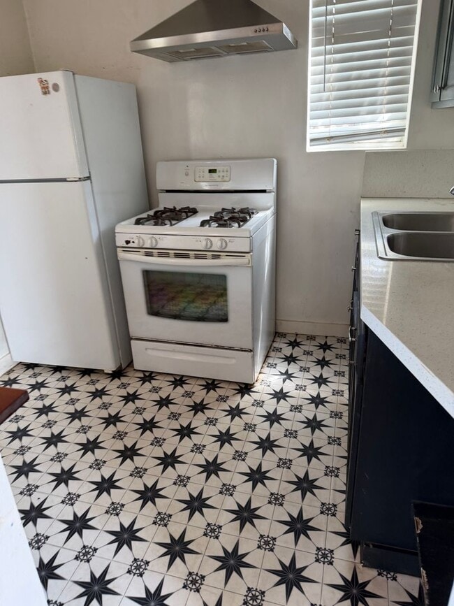 Photo - 16115 Firmona Ave