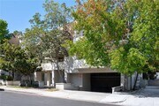Photo - 1401 N Greenbrier Rd Condo Unit 305