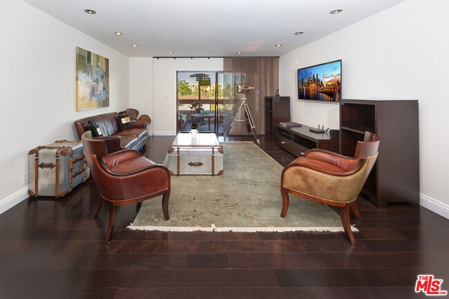 Photo - 1037 N Vista St Unit 301