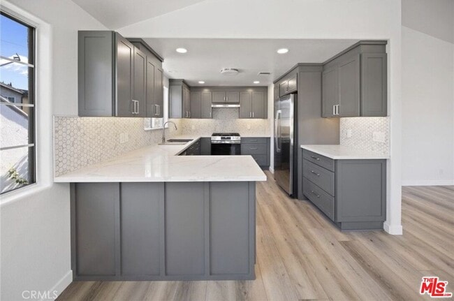 Photo - 424 Parkman Ave