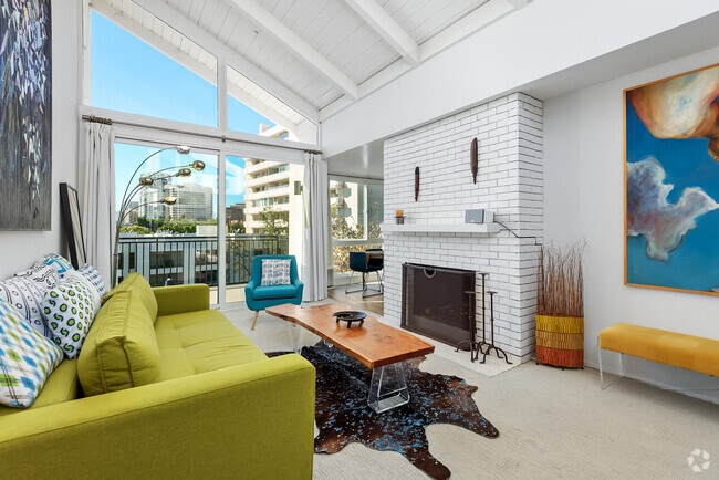 Building Photo - 1340 S Beverly Glen Blvd Rental