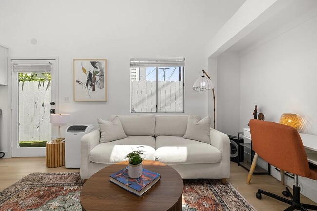 Photo - 910 Nowita Pl Unit one half