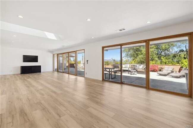 Photo - 16347 Mandalay Dr