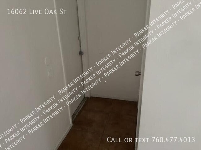 Photo - 16062 Live Oak St