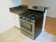 Stove. - 512 Hill St