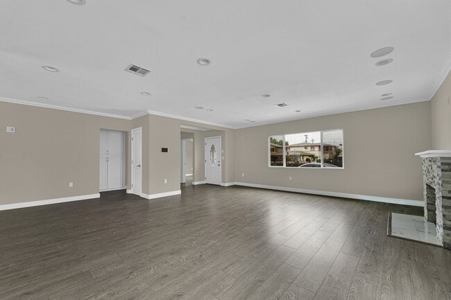 Photo - 7237 Tujunga Ave Unit 7237 Tujunga Ave