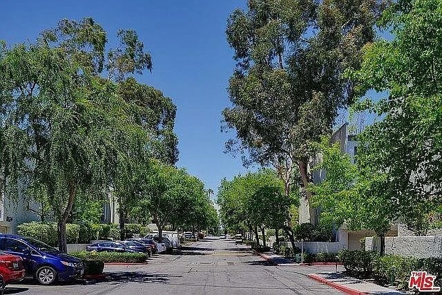 Photo - 11818 Moorpark St