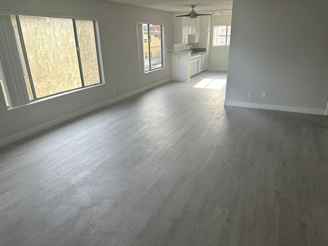 Building Photo - v3745 Unit 08