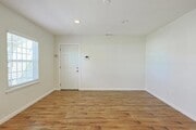 Photo - 488 D St