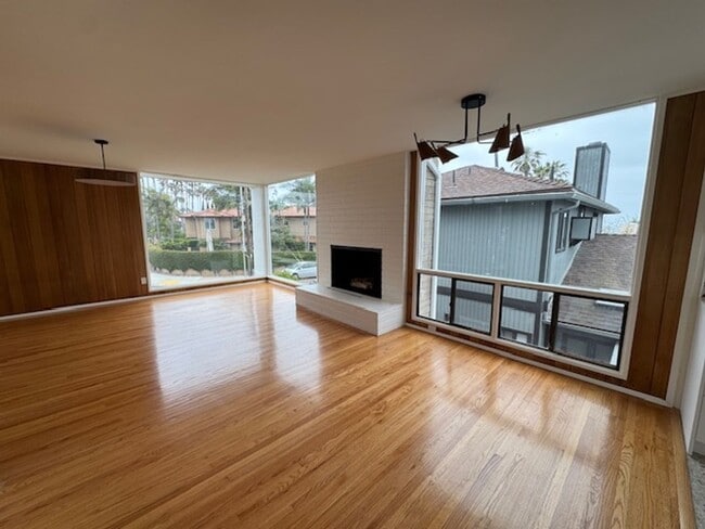 Charming Meets Modern – Renovated 2 Bed / ... - Charming Meets Modern – Renovated 2 Bed / ... Condo