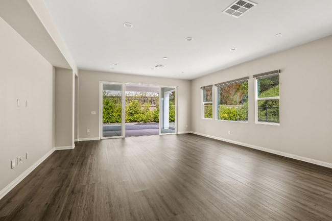 Photo - 2754 Overlook Point Dr