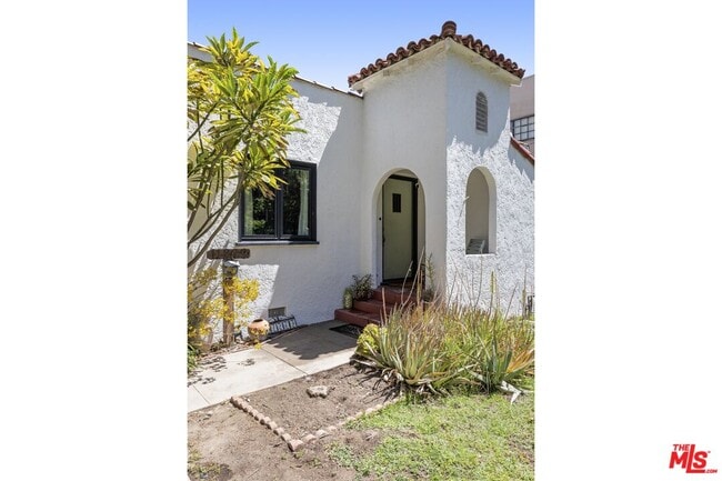 Photo - 11269 La Maida St